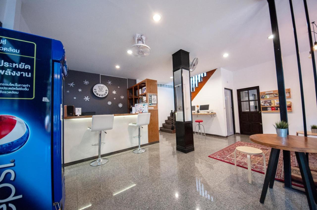 The Hidden House Hostel Bangkok Bagian luar foto