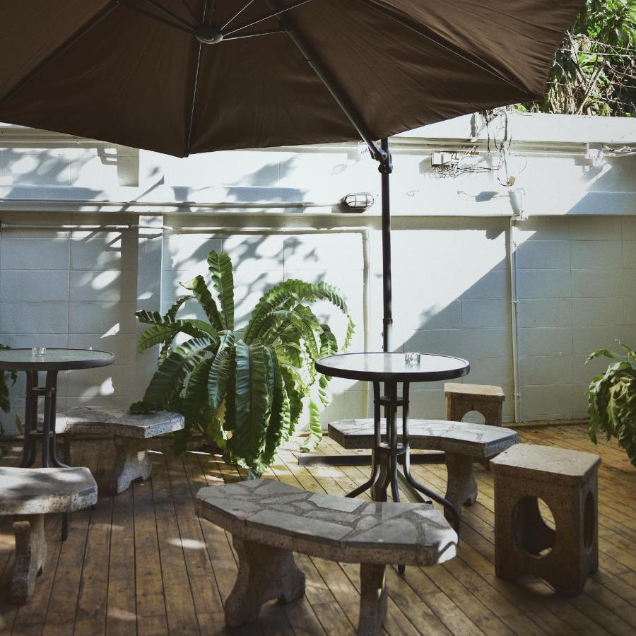 The Hidden House Hostel Bangkok Bagian luar foto